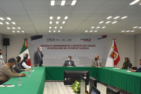 Reciben docentes del COBAT nombramientos de plazas y horas-semana-mes
