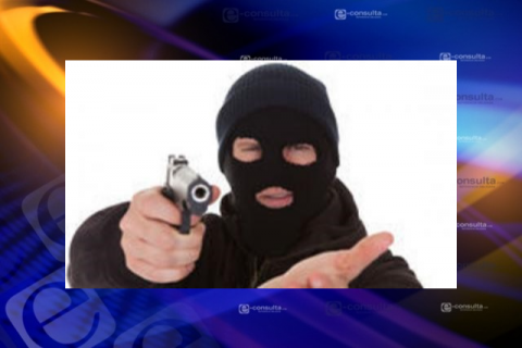 Encapuchados roban camioneta en libramiento Apizaco-Huamantla