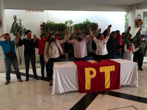 Crea Scarlett Orea bloque en defensa de aspirantes a presidentes de comunidad