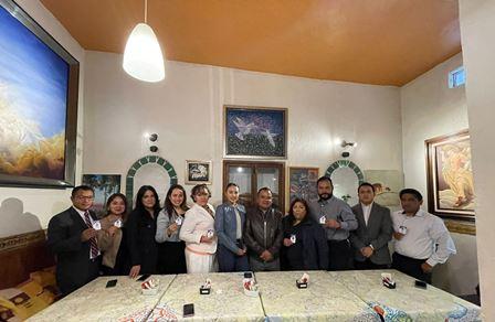 Entrega Miriam Martínez credenciales a red de abogados PAN