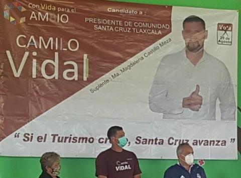 José Alejandro Aguilar da espaldarazo a Camilo Vidal en Santa Cruz Tlaxcala