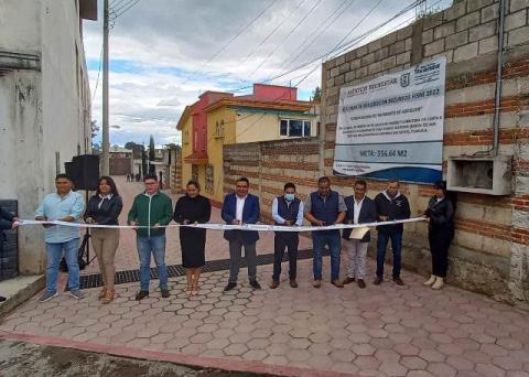 Raúl Juárez entrega obra de pavimento en San Sebastián