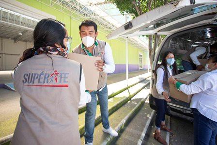 Entrega Programa Supérate despensas donadas por Iberdrola imagen 4