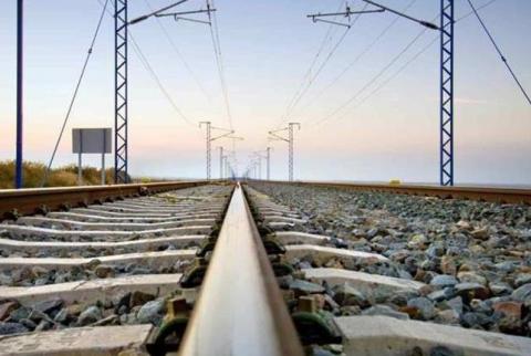 Localizan persona muerta cerca de las vías en Xicohtzinco