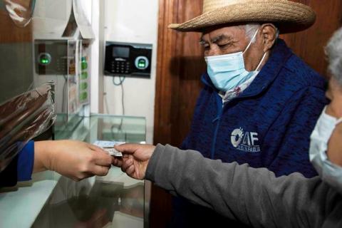 Entrega Supérate seguros de vida a familias en extrema pobreza