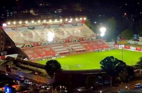 Ladrones se burlan de la policía y se roban cable del Estadio Tlahuicole