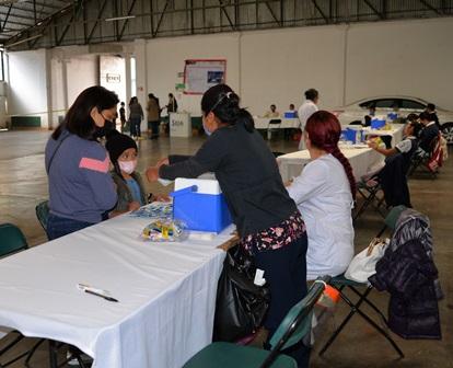 Todo un éxito la “Jornada de Vacunación” gratuita en Nanacamilpa imagen 2