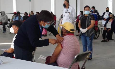 Sin contratiempos aplican segunda dosis de vacuna contra Covid-19