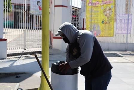Colocan botes de basura en explanada de Xicohtzinco imagen 2