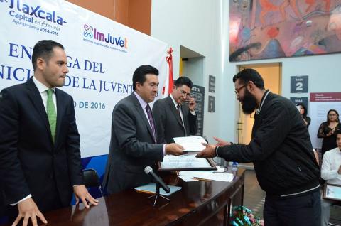 Abel Nophal Briones, premio municipal de la juventud 2016