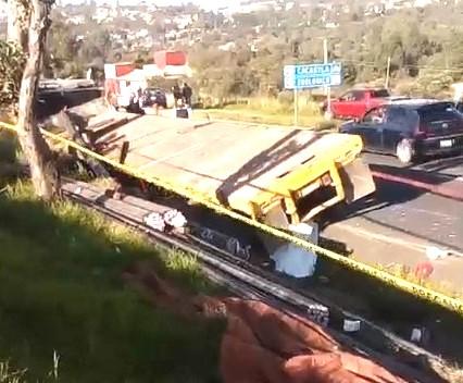 Dos muertos y tres heridos por accidente en la Tlaxcala- Puebla imagen 2