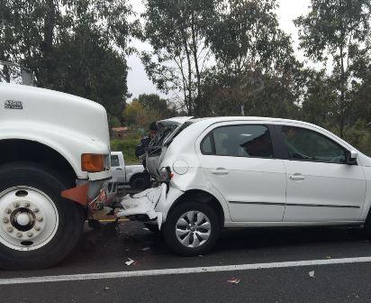 Se registra carambola entre cuatro vehículos; sólo hubo daños materiales imagen 2