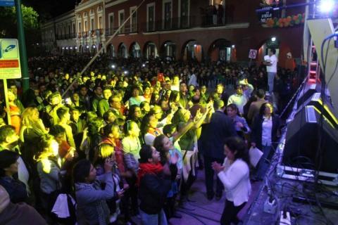 LLegan miles al cierre de Carnaval Tlaxcala capital con Porfi Baloa y sus Adolescentes imagen 7
