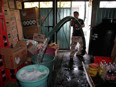 CAPAM repara fugas de agua en la ciudad; atiende reportes de forma oportuna imagen 2