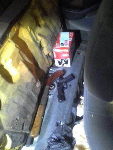 Detiene policía de Atlzayanca a sujetos que portaban armas imagen 1