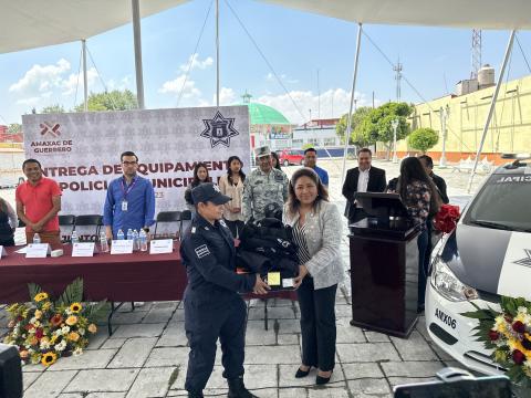 Gobierno de Amaxac invierte 1 mdp en equipamiento para policías municipales