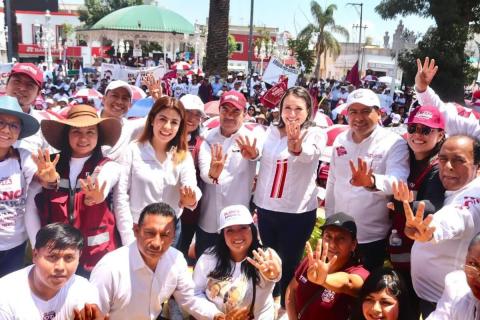 Supera expectativas Blanca Angulo en su cierre de campaña