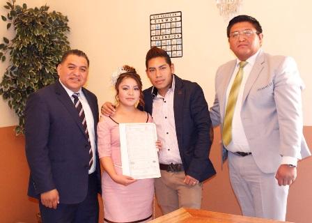 Reconoce Eloy Reyes al matrimonio como eje de la familia imagen 1