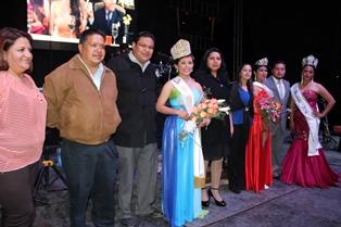 Con éxito coronan a reina de Feria de Tecolotla imagen 1