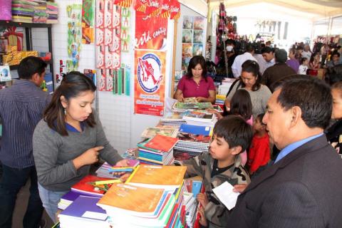 Con 30 proveedores locales inició la segunda Feria de Regreso a Clases en Apizaco imagen 2