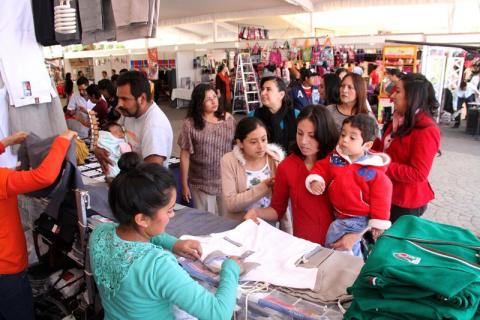 Con 30 proveedores locales inició la segunda Feria de Regreso a Clases en Apizaco imagen 3