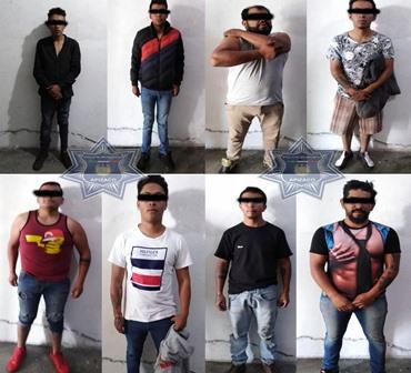 Asegura policía de Apizaco a ocho hombres por lesiones y amenazas