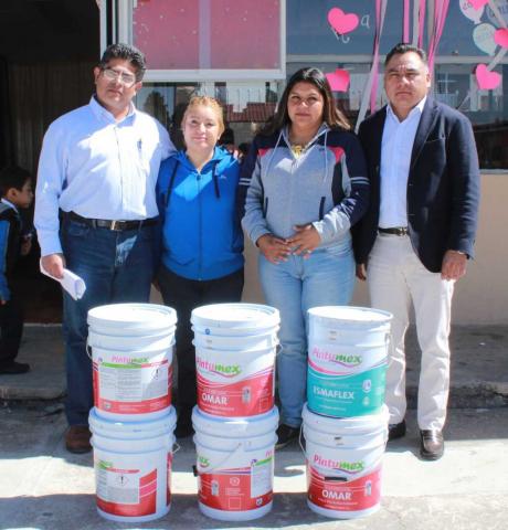 Alcalde de Tetla entrega apoyos a instituciones educativas imagen 2