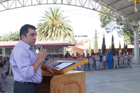 Alcalde refuerza la infraestructura educativa de la primaria Francisco Sarabia imagen 2