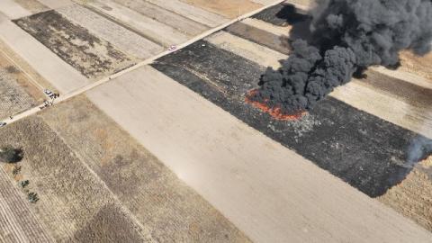 Arde en llamas un depósito de llantas en Papalotla