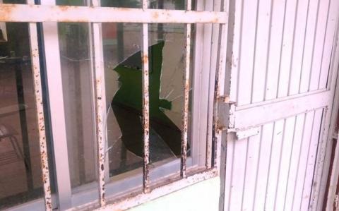 Delincuentes asaltan una primaria de San Pablo del Monte