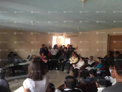 Vecinos piden salida de presidente de comunidad por inepto imagen 3