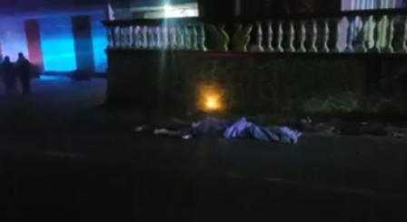 Asesinan a balazos a sujeto sobre la carretera en Tenango