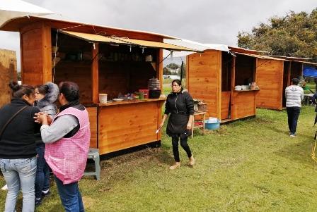 Inauguran casetas para artesanos y comerciantes en Atlahapa imagen 2