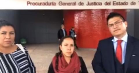 Esposa de motociclista atropellado acusa anomalías de la PGJE