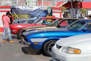Autos clásicos se presentan en Xicohtzinco imagen 2