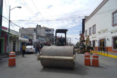 Alcalde pone en marcha la pavimentación de 4 calles con un monto de 3mdp. imagen 3