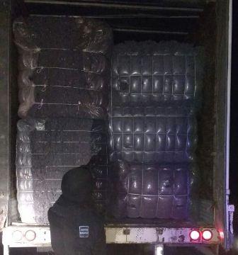 Recupera Policía Capitalina tráiler robado lleno de textiles