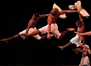 Magia danzante de Brasil en el Festival Cultural