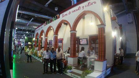 Promueven ciudad de Tlaxcala en tianguis turístico 2017