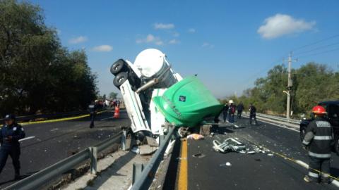 Aparatosa volcadura de un tráiler en la autopista Tlaxcala -Texmelucan imagen 8