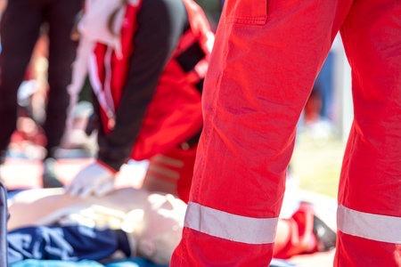 En Santa Cruz Tlaxcala b@.le@n a masculino por resistirse a un as4lto