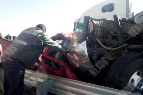 Choque deja cuatro muertos en Tequexquitla