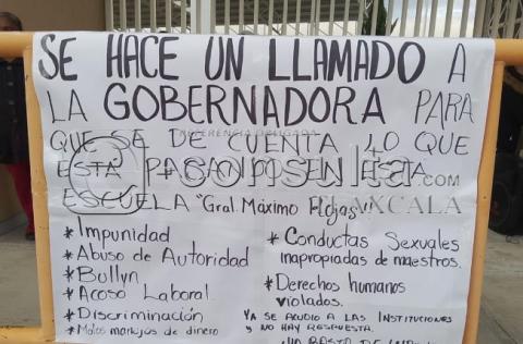 Piden padres de familia destitución de la directora de primaria Máximo Rojas, en Huamantla