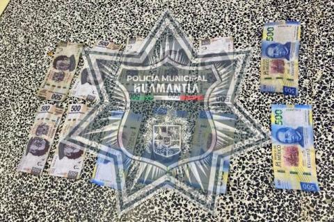 Policía de Huamantla asegura a sujeto con billetes falsos