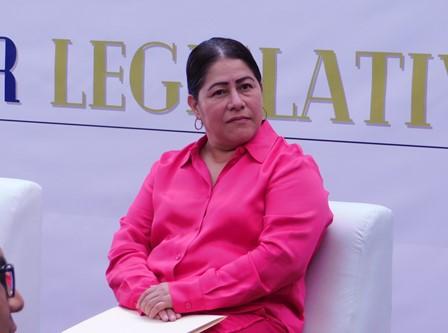 Blanca Águila Lima defiende perfiles profesionales imagen 1