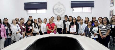 Mujeres con discapacidad auditiva visitaron las instalaciones de la CEDHT imagen 4