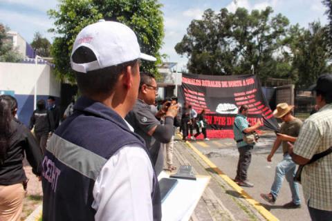 Brindó CEDHT acompañamiento a normalistas de Panotla durante marcha a la SEPE-USET imagen 1