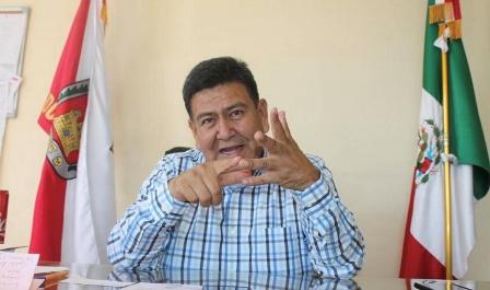 Regidores y síndica de Huactzinco piden bono de despedida de 100 mil pesos