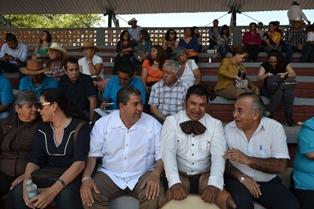 Dedican charros suerte al panista Víctor Briones