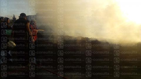 Fuerte incendio en un taller mecánico causa temor entre pobladores de Ixtacuixtla imagen 14